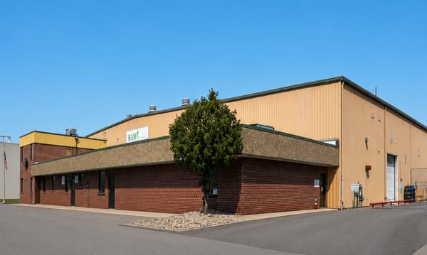 400 W Marquette Avenue, Oak Creek, Wisconsin, exterior view